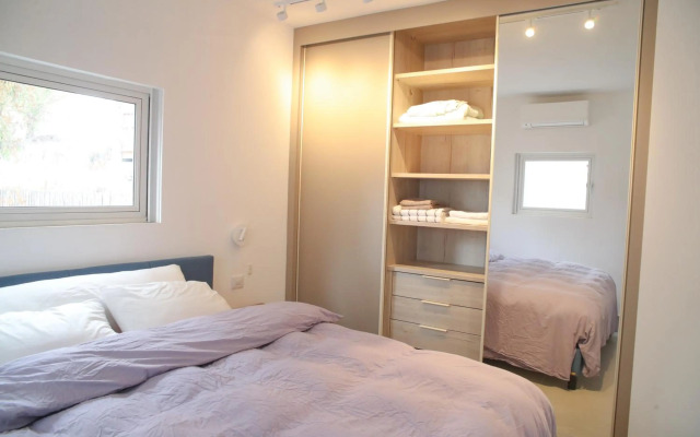 Bugrashov - charming, amazing & quiet 2 rooms