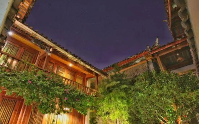 Lijiang Liuyue Tang Inn