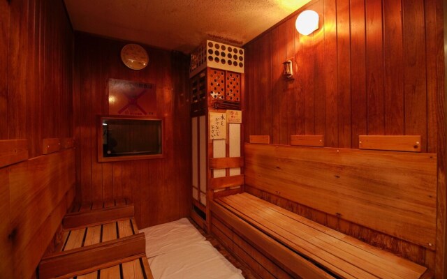 RED SUBMARINE - Hostel