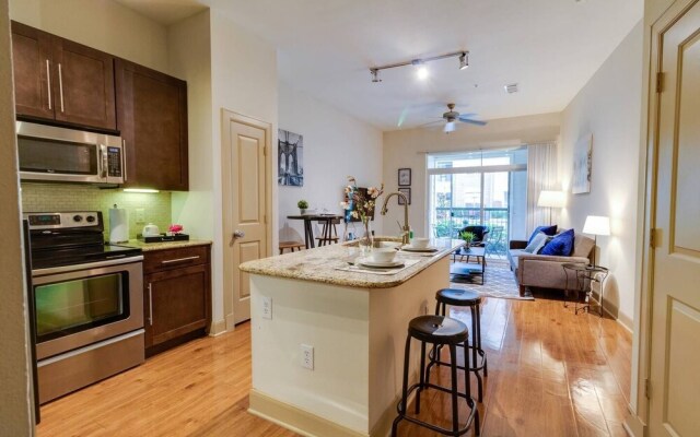 Relaxing & Stylish Home Parking Very Safe Area