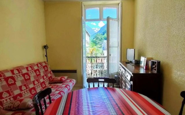 Appartement Cauterets, 2 pièces, 6 personnes - FR-1-234-130