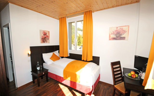 Belle Epoque Hotel Victoria – Guest Rooms – Kandersteg