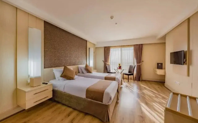 Safir Isfahan Hotel