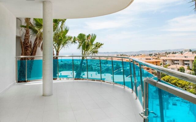 Magical Apartment in Reserva del Higueron Ref 121