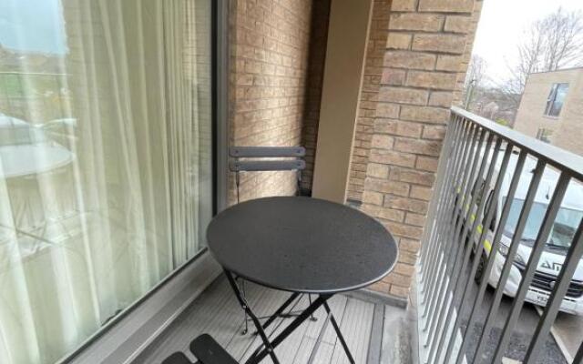 Spectacular 2 Bedroom Apartment in Great Location