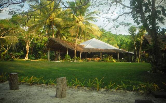 Lonnoc Beach Bungalow