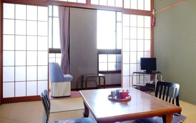 Hotel Katsuho – Guest Rooms – Shibukawa