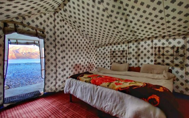 World Attic Camp