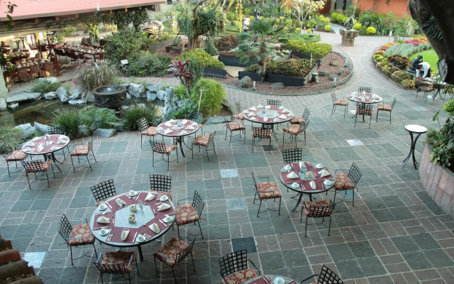 Hosteria Las Quintas Hotel