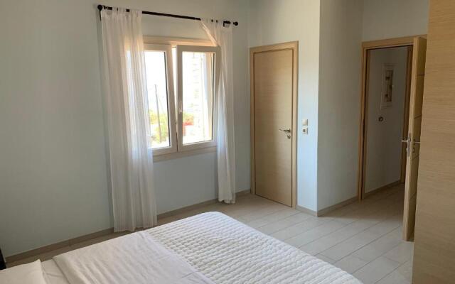 Relax Joy Villa - Easy Beach Access 150m Away