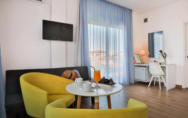 Mikes Kanarium Hotel