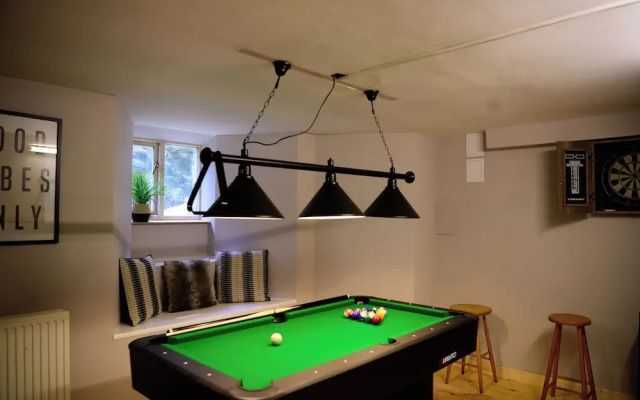Buxton Bliss - Spacious 5 Bedroom House