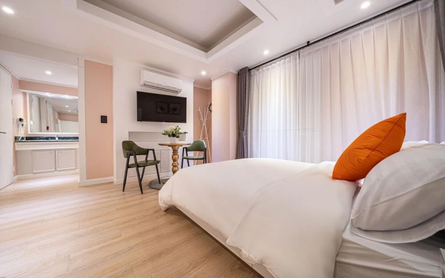 Seocho Toad Hotel