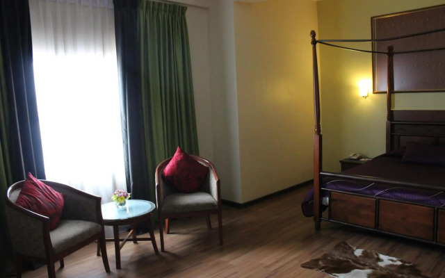Hotel Maluri