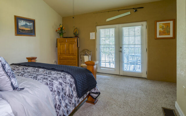 Canyon Lake Condos - Lakeview Vacation Rentals