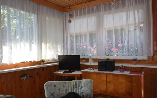 Restful Bungalow in Kühlungsborn near Beach