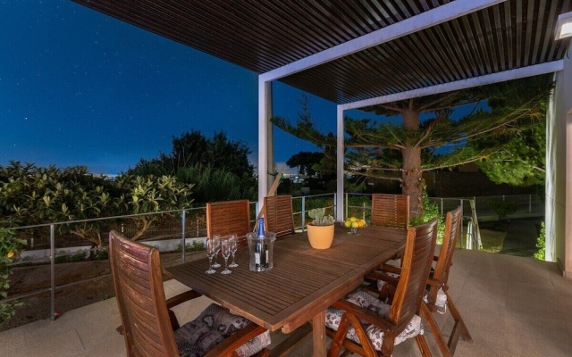 Sunshine Villa by Fidalsa