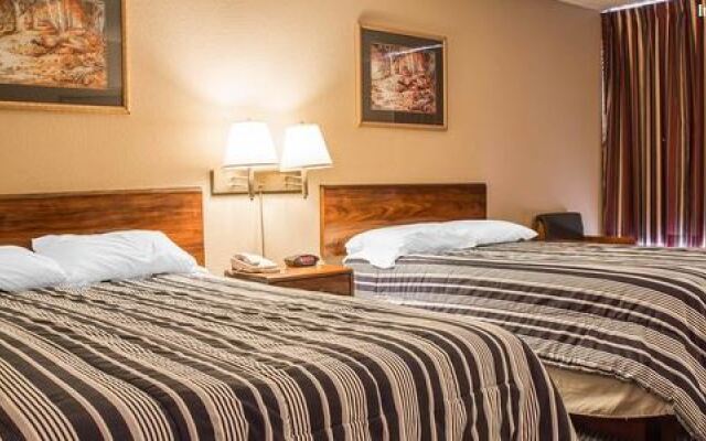 Econo Lodge Inn & Suites Lumberton