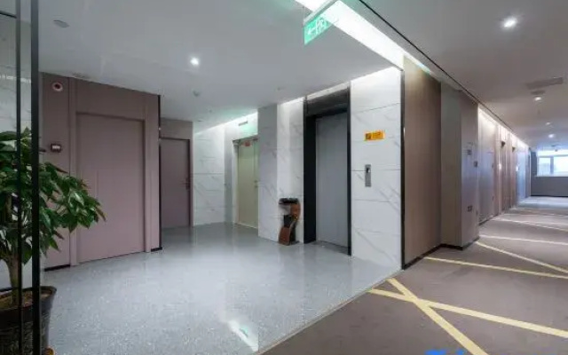Manzhou Hotel (Lanzhou Zhongchuan International Airport)