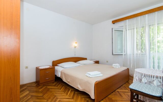 Rooms Holiday Vibes