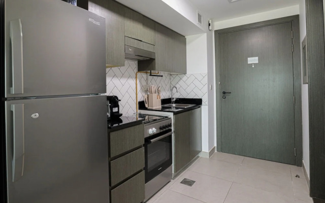 HiGuests - Bella Rose