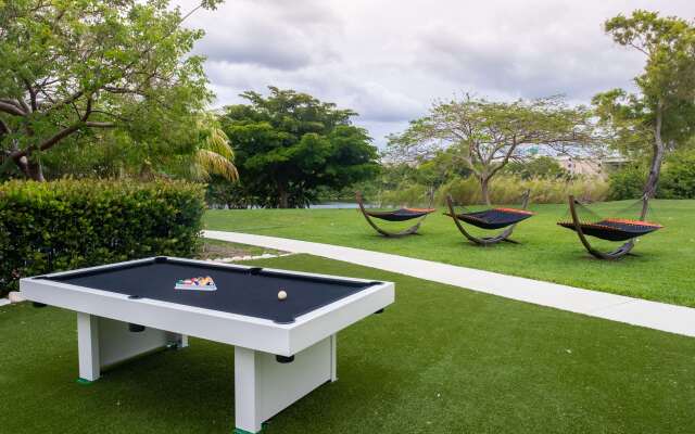 Hilton Palm Beach PBI