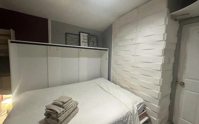 My Sky London House Near Attractions