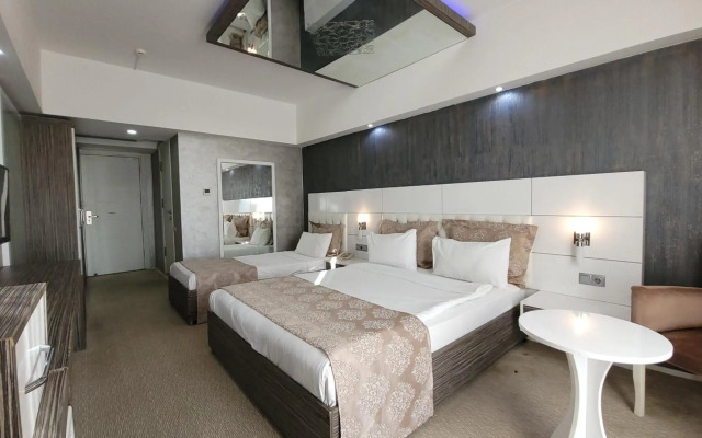 MOX Hotel