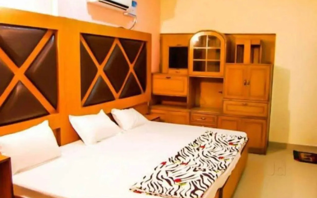 OYO 26655 Dr Guest House