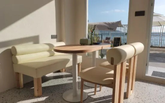 Air and Haimei Suites