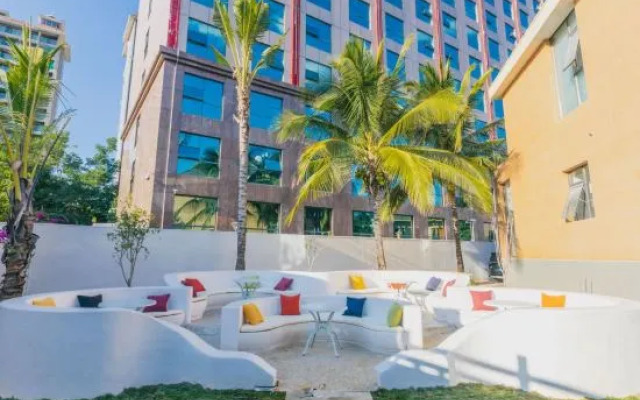 Xishuangbanna Jinghong No.1 Mansion (Splashing Square)