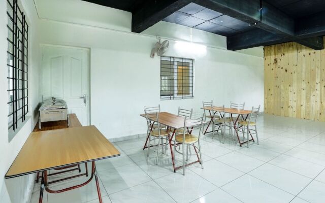 Treebo Cmks Habitat Center, Cochin