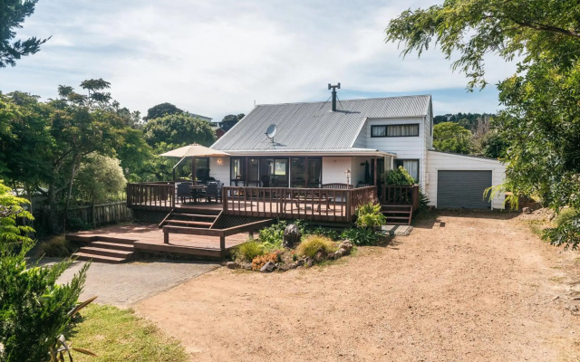 Olive Lane - Waiheke Holiday Home
