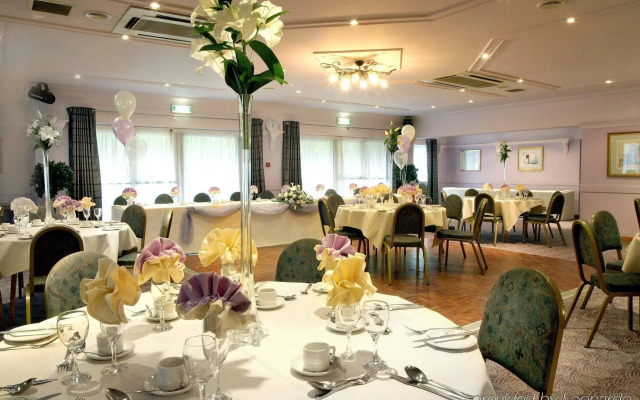 Holiday Inn A55 Chester West by IHG