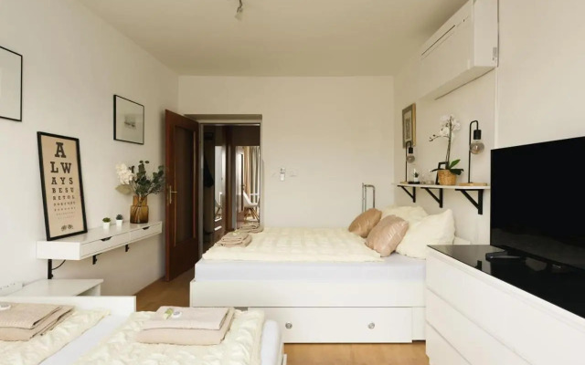 Apartment ZENTRAL direkt an U-BAHN STATION