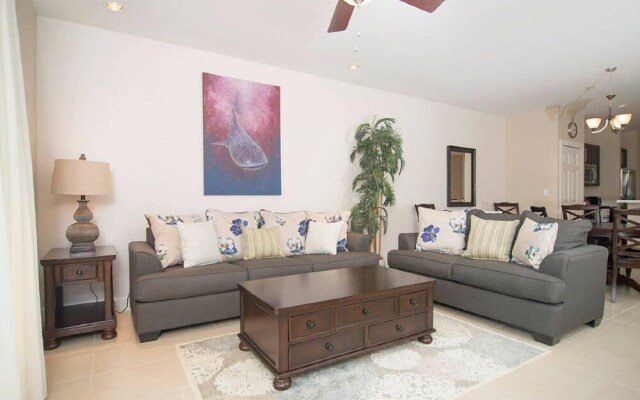 Beautiful 2 Bedroom Pacifico Condo by the Pool