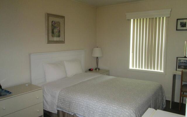 Edgewater Motel & Campground