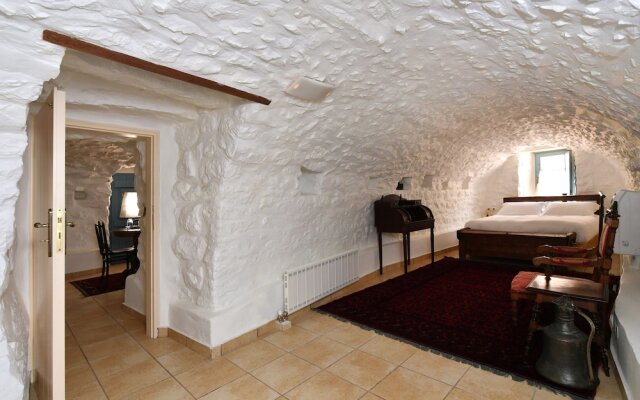 Lithos Stone Suites