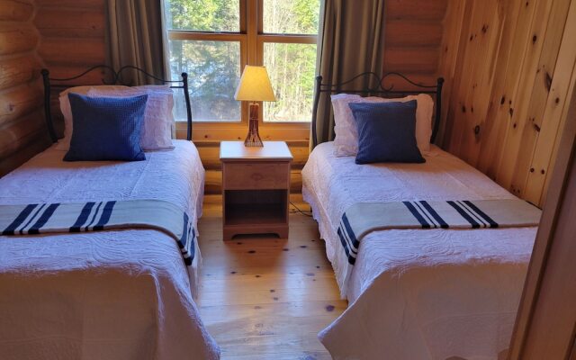 Fiddler Lake Resort