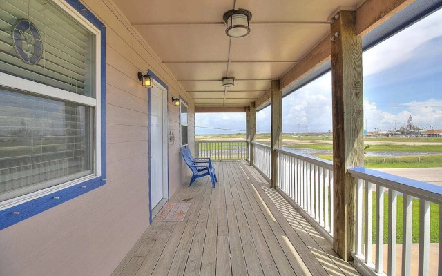 Spacious & Pet Friendly + Game Room Sleeps 10