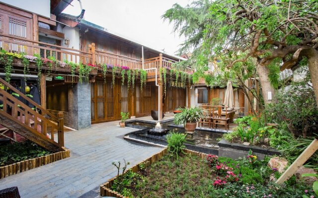 Lijang First Bay Hotel