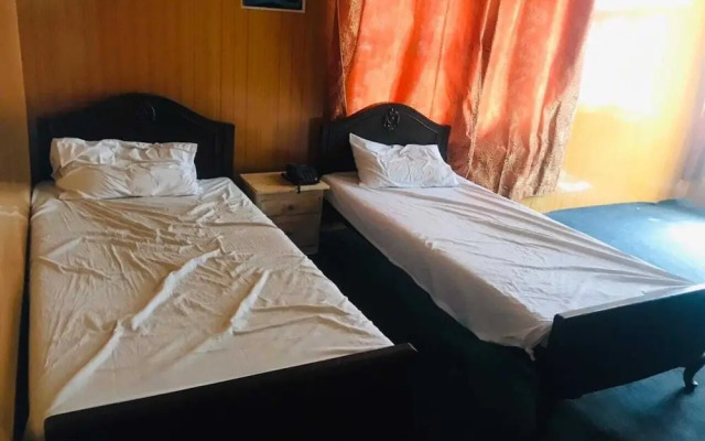 The Mountain Front Guest House And Hotel