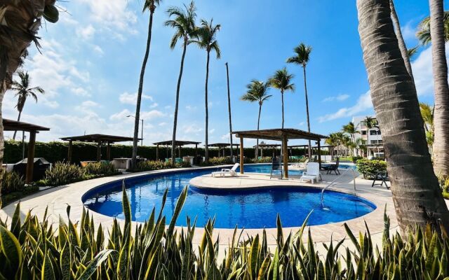Palmilla Apartments