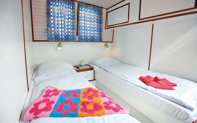 Boats & Yachts at Rechlin Harbor by Kuhnle-Tours