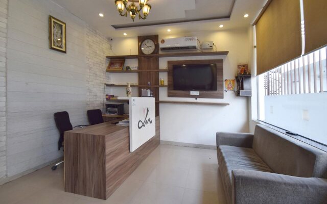 Royal Castillo By OYO Rooms