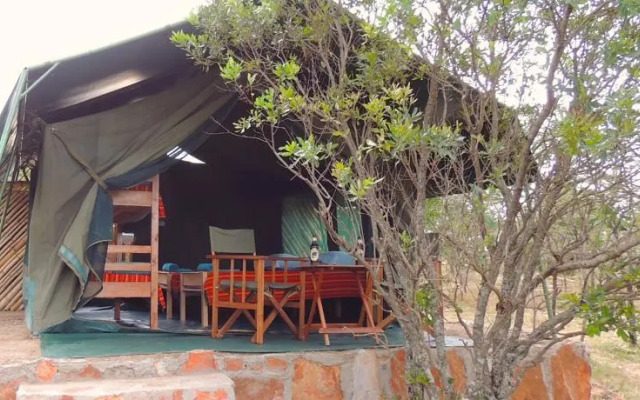 Mara Explorers Camp & Backpackers