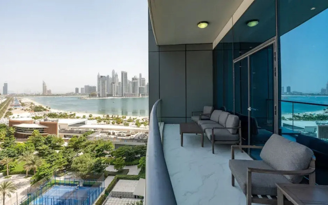 Modish Palm 3BR w Private Balcony Beach Access