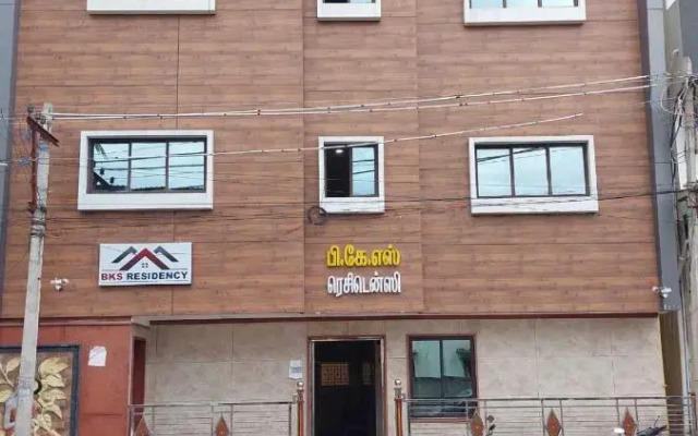 SPOT ON 91739 Bks Residence