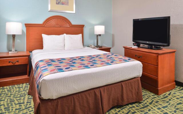 Best Western Plus Holiday Sands Inn & Suites