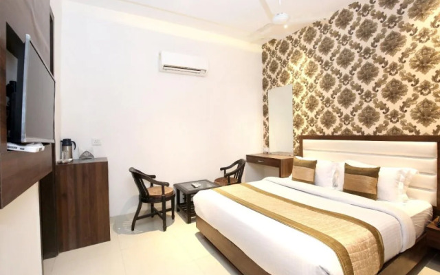 Hotel Grand Star by OYO Rooms